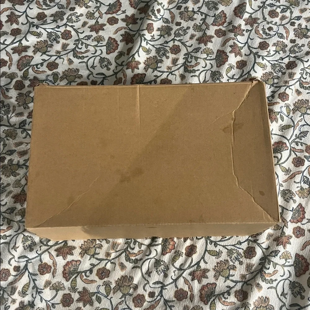 Yeezy Black Foam Runners - Picture 2 of 3